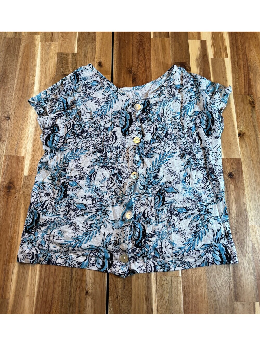 Tahari Women’s L 100% Linen Blue Bird Floral Button Front Coastal Top (2185) - Picture 2 of 7